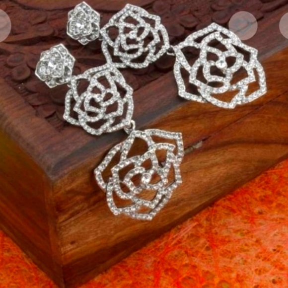 NIKETAM Jewelry - EARRING